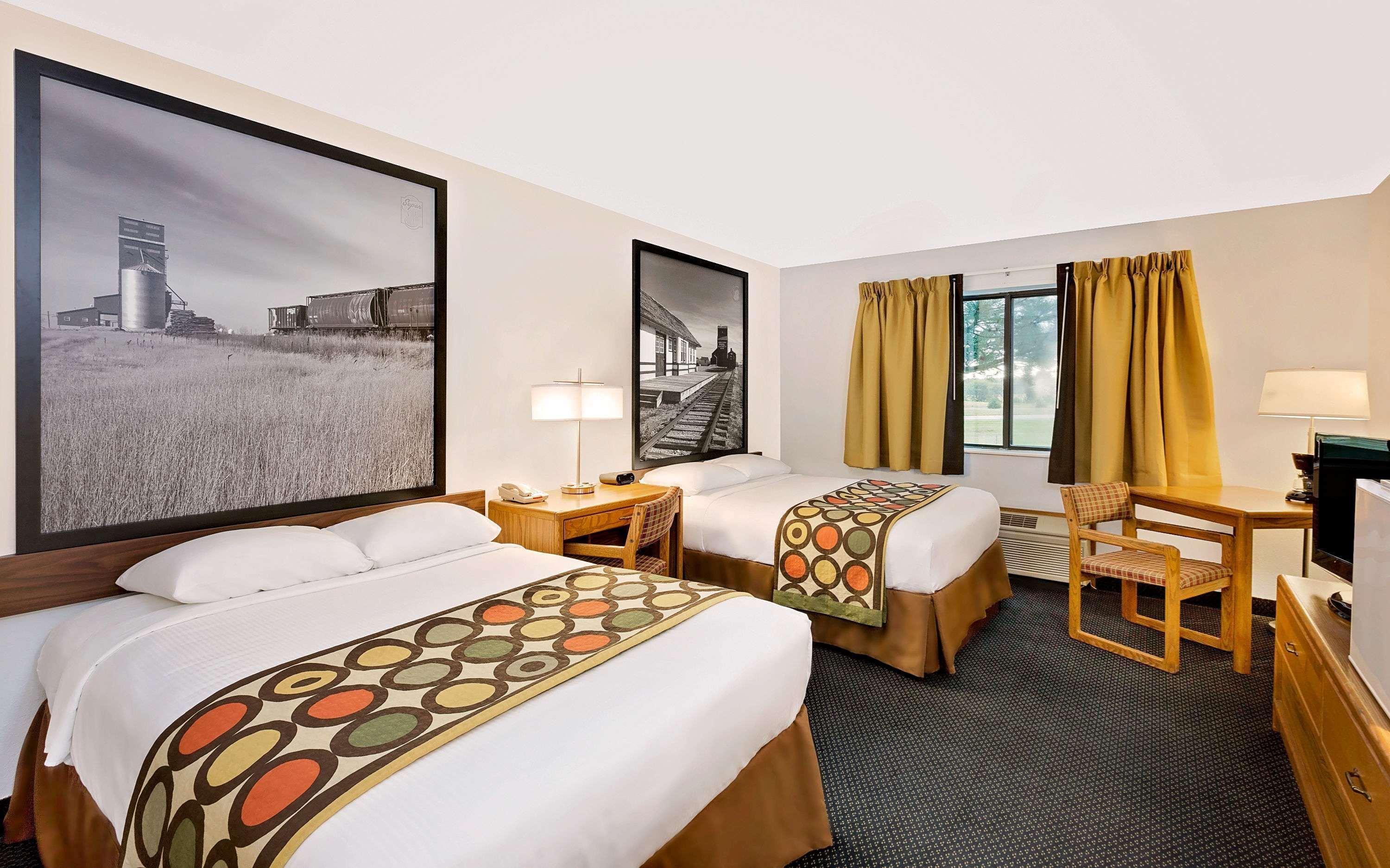 Super 8 By Wyndham St. James Luaran gambar
