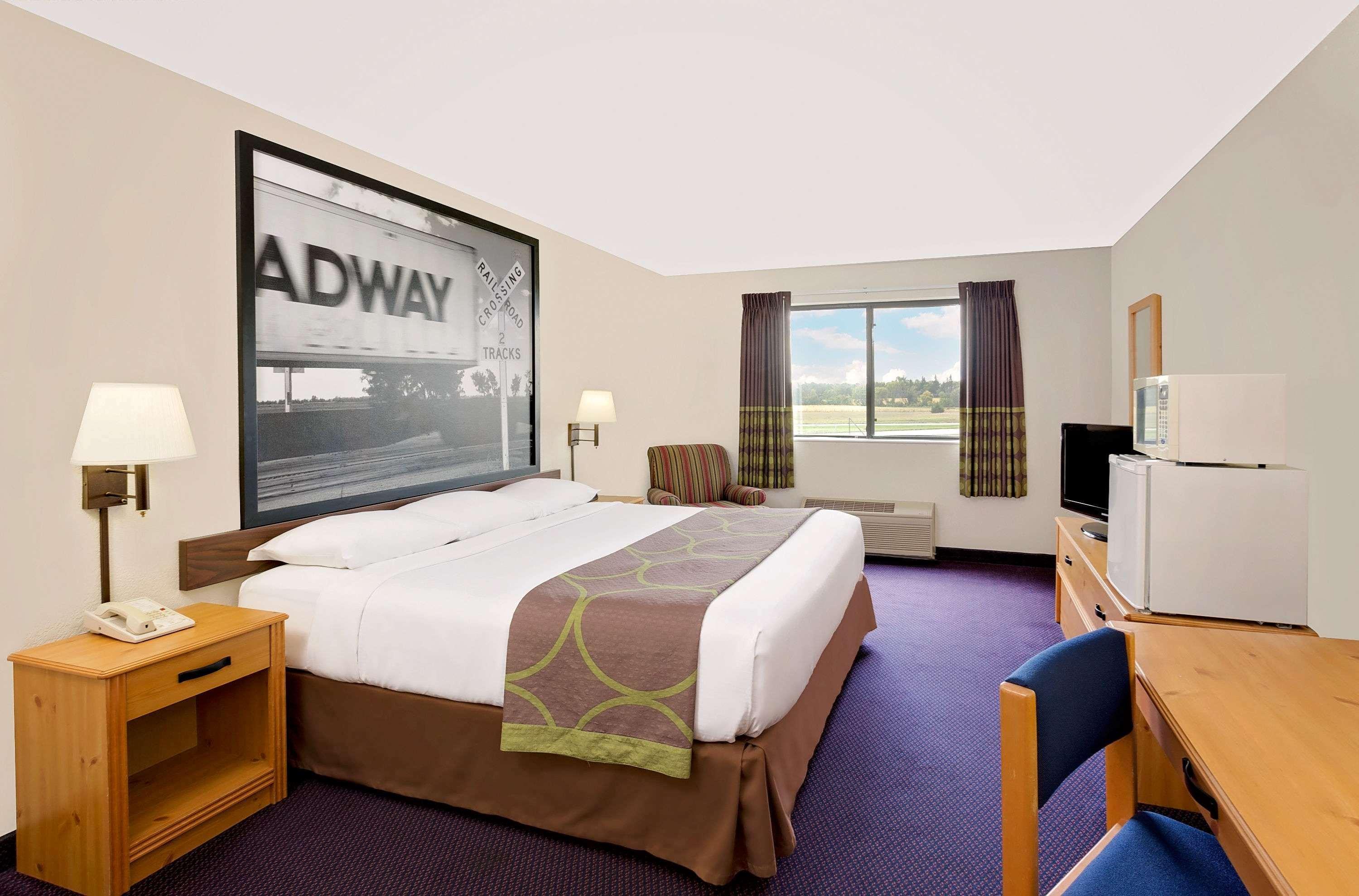 Super 8 By Wyndham St. James Luaran gambar